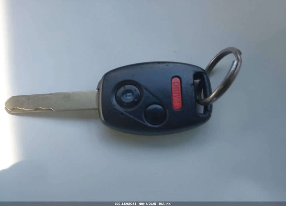 2011 HONDA CIVIC LX VIN: 19XFA1F57BE004413