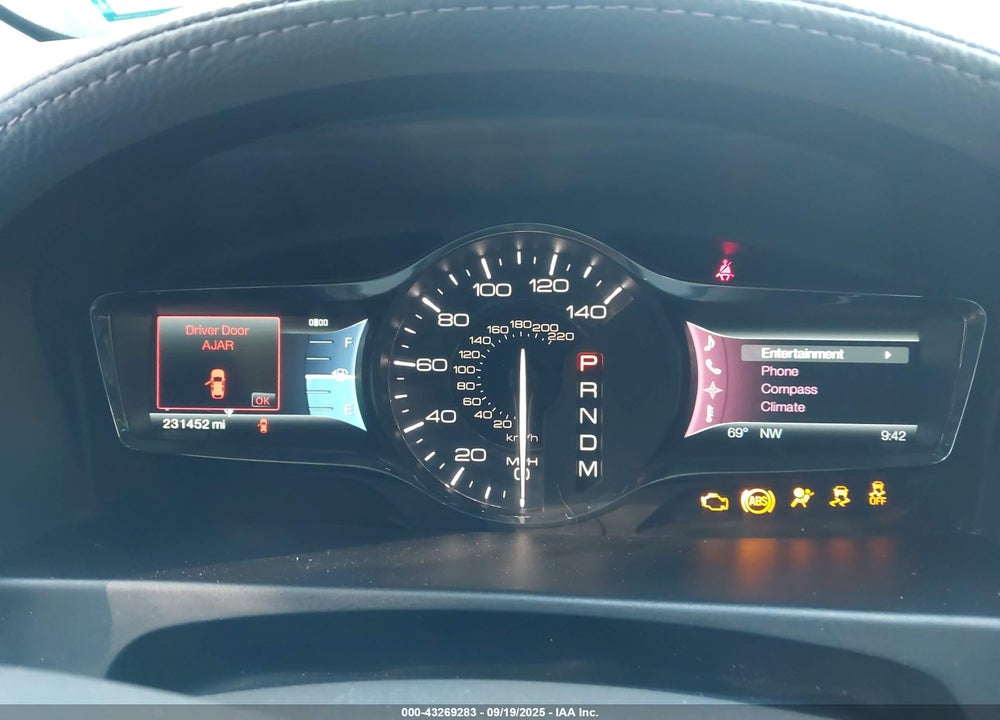 2011 LINCOLN MKX VIN: 2LMDJ8JKXBBJ11637