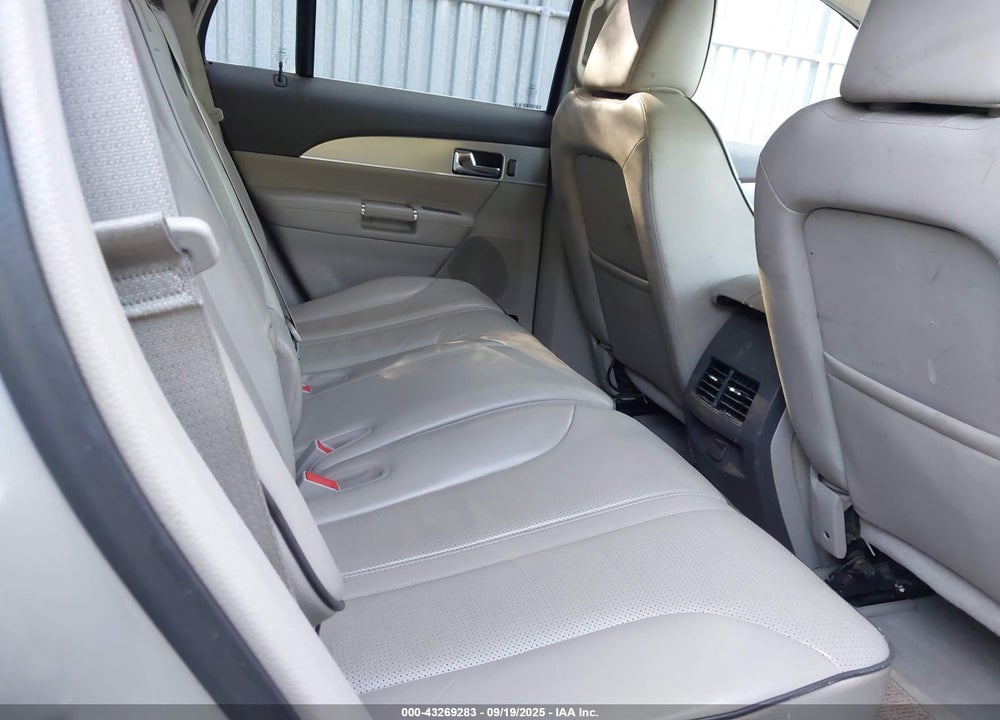 2011 LINCOLN MKX VIN: 2LMDJ8JKXBBJ11637
