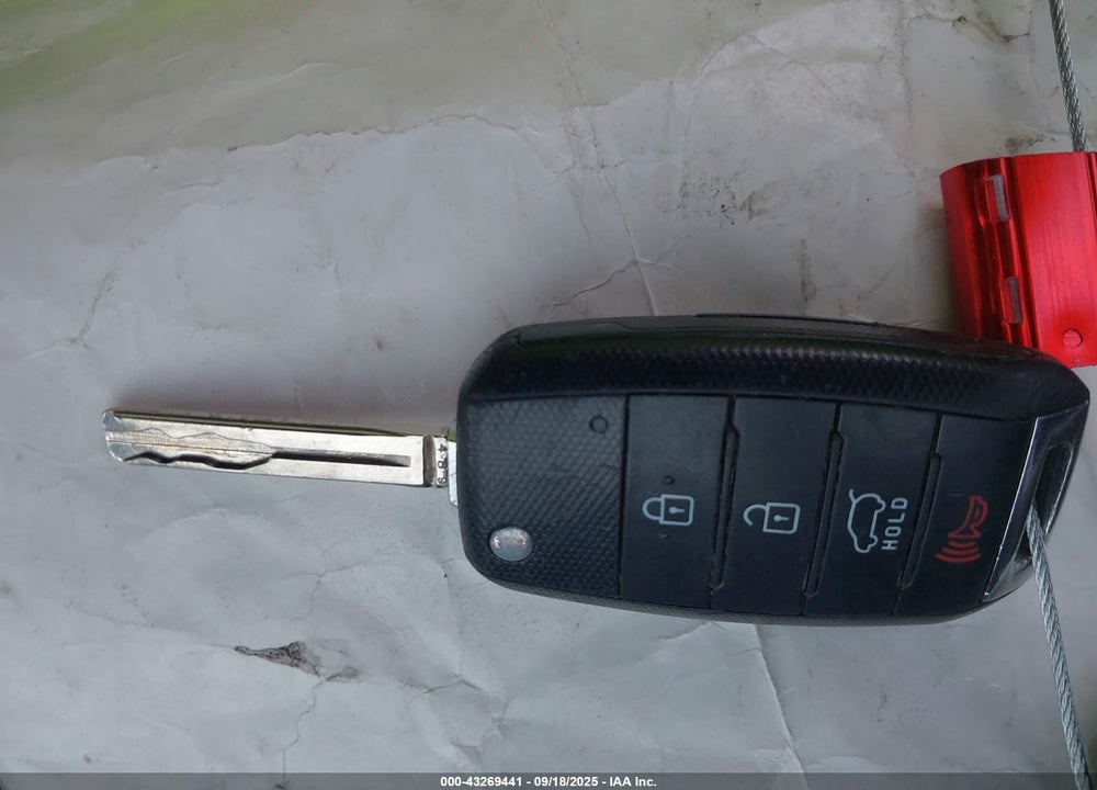 2015 KIA SORENTO LX VIN: 5XYKT3A62FG555006