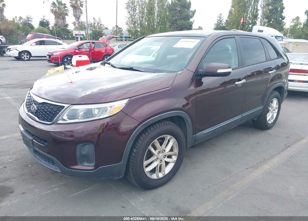2015 KIA SORENTO LX VIN: 5XYKT3A62FG555006