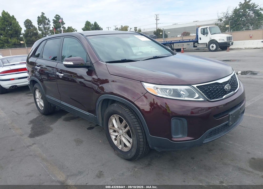 2015 KIA SORENTO LX VIN: 5XYKT3A62FG555006