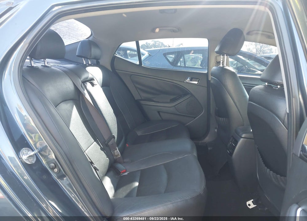 2014 KIA OPTIMA HYBRID VIN: KNAGN4AD4E5065577