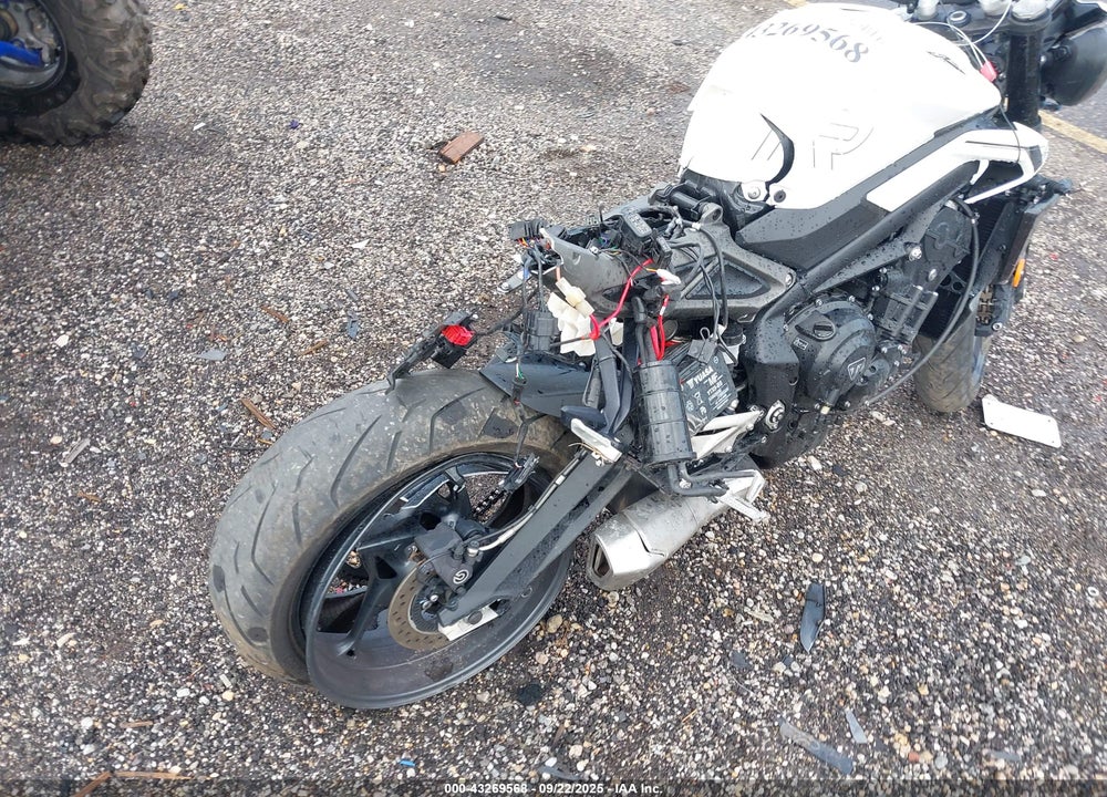 2024 TRIUMPH MOTORCYCLE STREET TRIPLE 765 R VIN: SMTA604S2RTBK0929