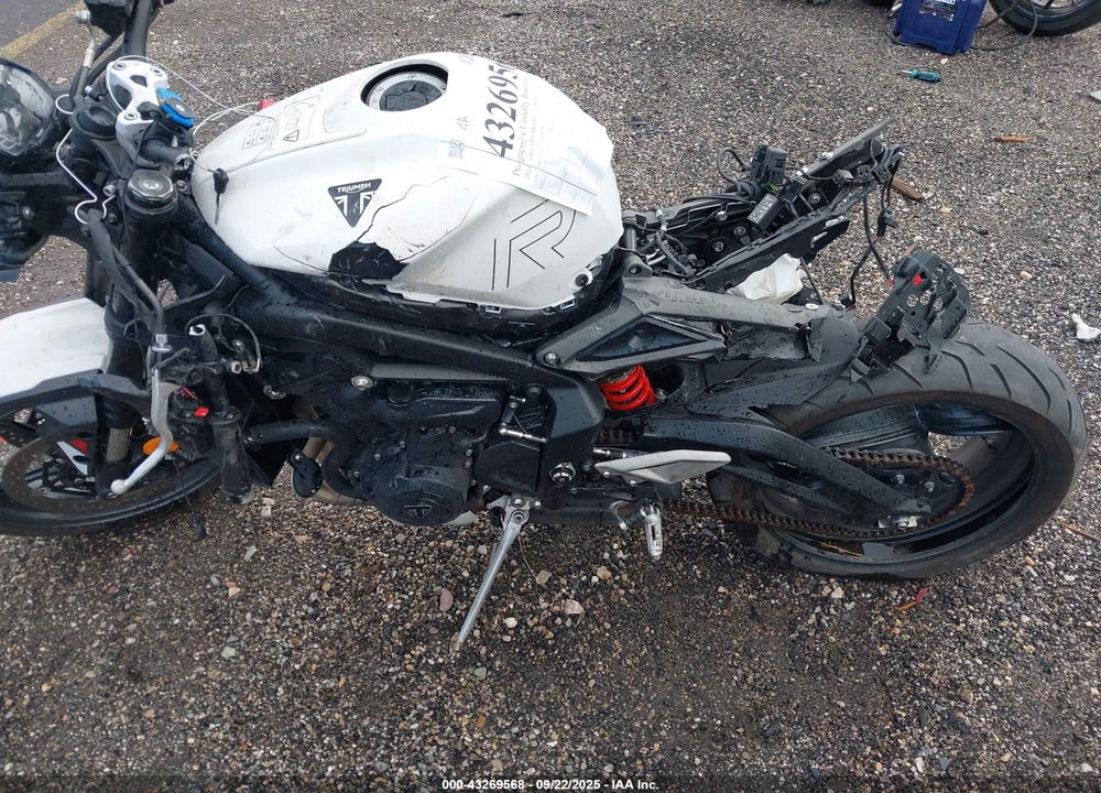 2024 TRIUMPH MOTORCYCLE STREET TRIPLE 765 R VIN: SMTA604S2RTBK0929