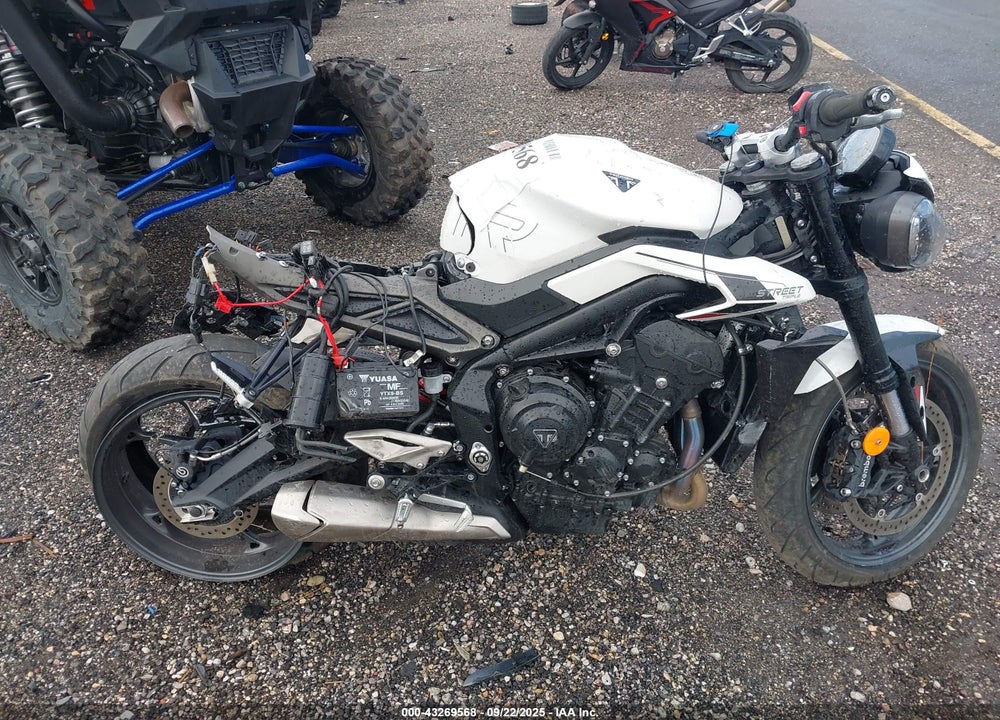 2024 TRIUMPH MOTORCYCLE STREET TRIPLE 765 R VIN: SMTA604S2RTBK0929