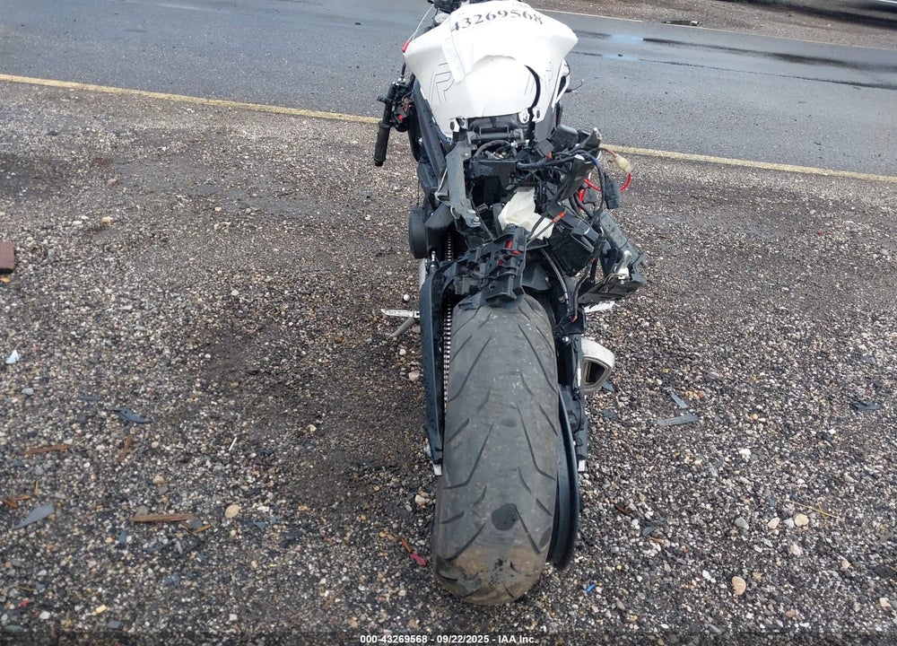 2024 TRIUMPH MOTORCYCLE STREET TRIPLE 765 R VIN: SMTA604S2RTBK0929