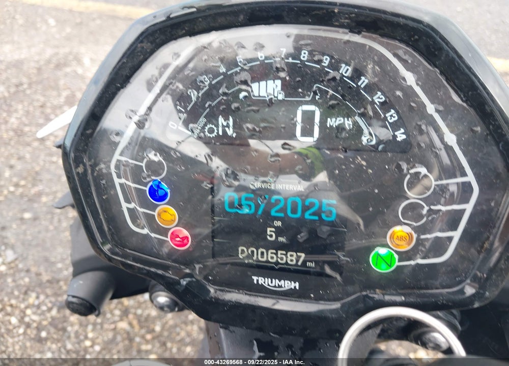 2024 TRIUMPH MOTORCYCLE STREET TRIPLE 765 R VIN: SMTA604S2RTBK0929