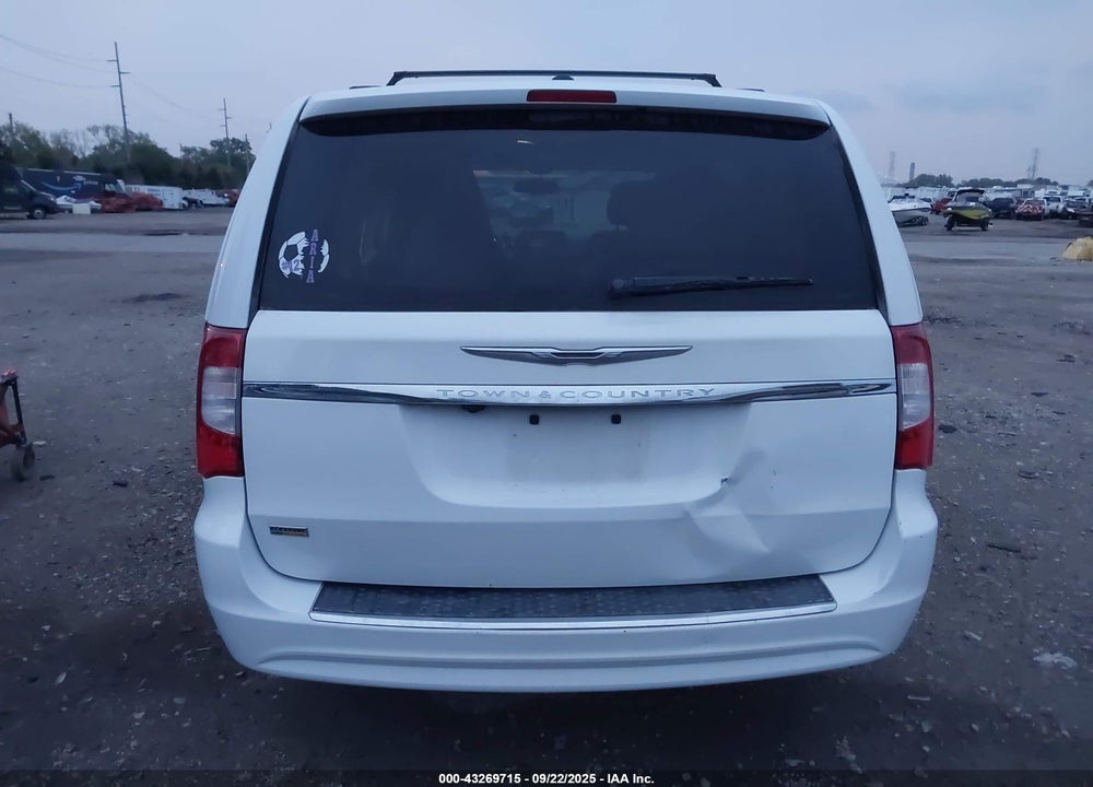 2016 CHRYSLER TOWN & COUNTRY VIN: 2C4RC1BGXGR198617
