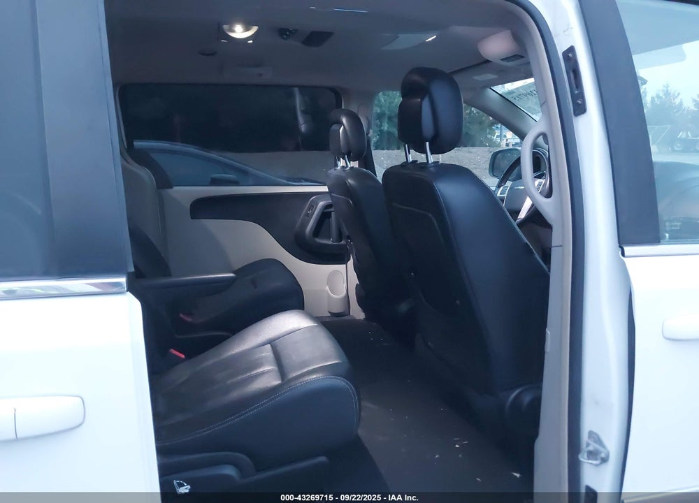 2016 CHRYSLER TOWN & COUNTRY VIN: 2C4RC1BGXGR198617