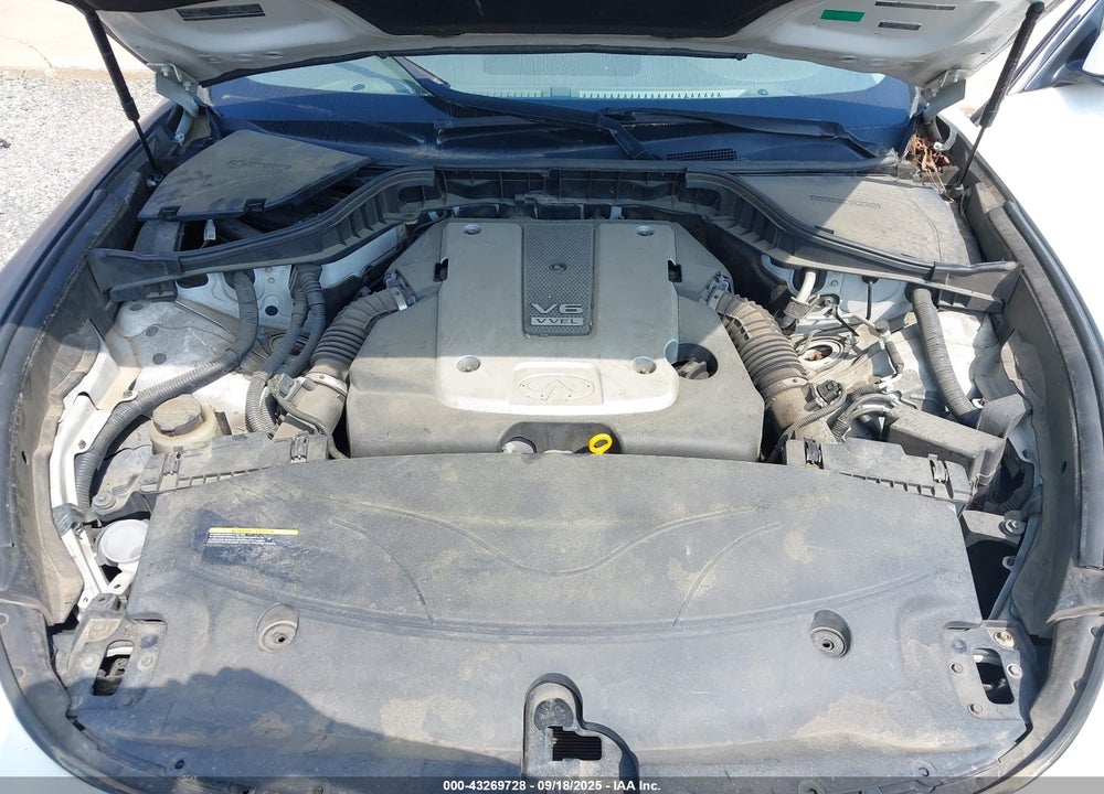 2015 INFINITI Q70 VIN: JN1BY1AR2FM562202