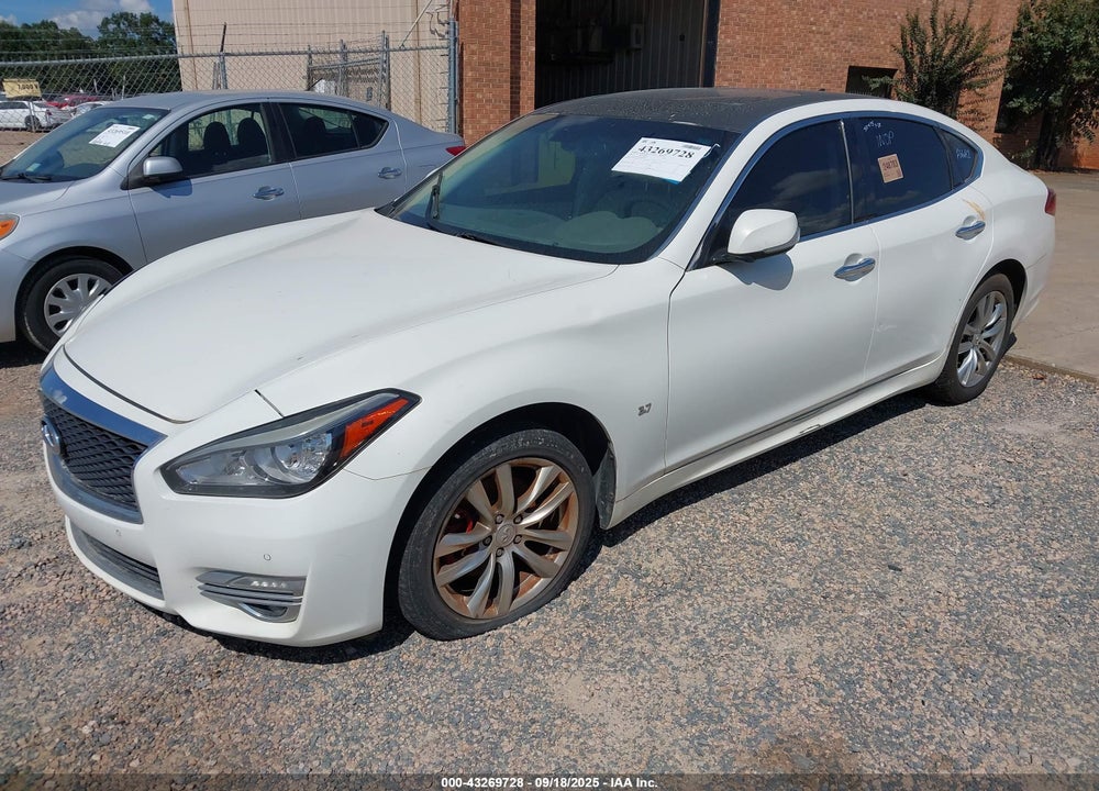 2015 INFINITI Q70 VIN: JN1BY1AR2FM562202