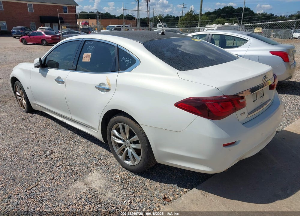 2015 INFINITI Q70 VIN: JN1BY1AR2FM562202