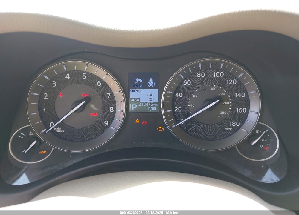 2015 INFINITI Q70 VIN: JN1BY1AR2FM562202