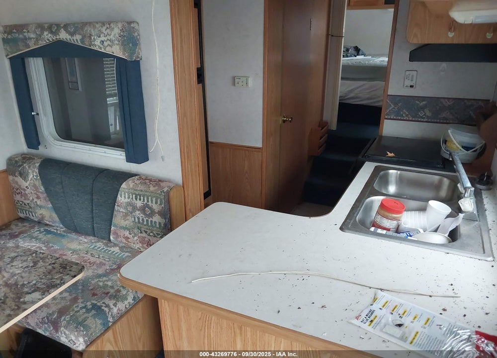 1999 DUTCHMEN TRAVEL TRAILER VIN: 47CF40M28XR102435