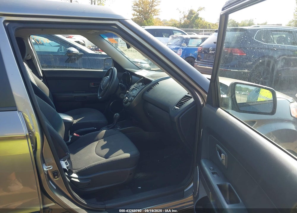 2011 KIA SOUL VIN: KNDJT2A23B7288422