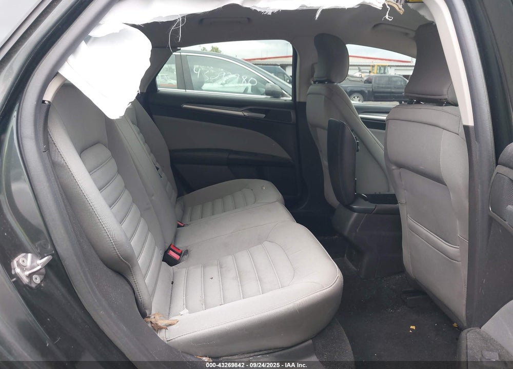 2015 FORD FUSION S VIN: 1FA6P0G79F5122348