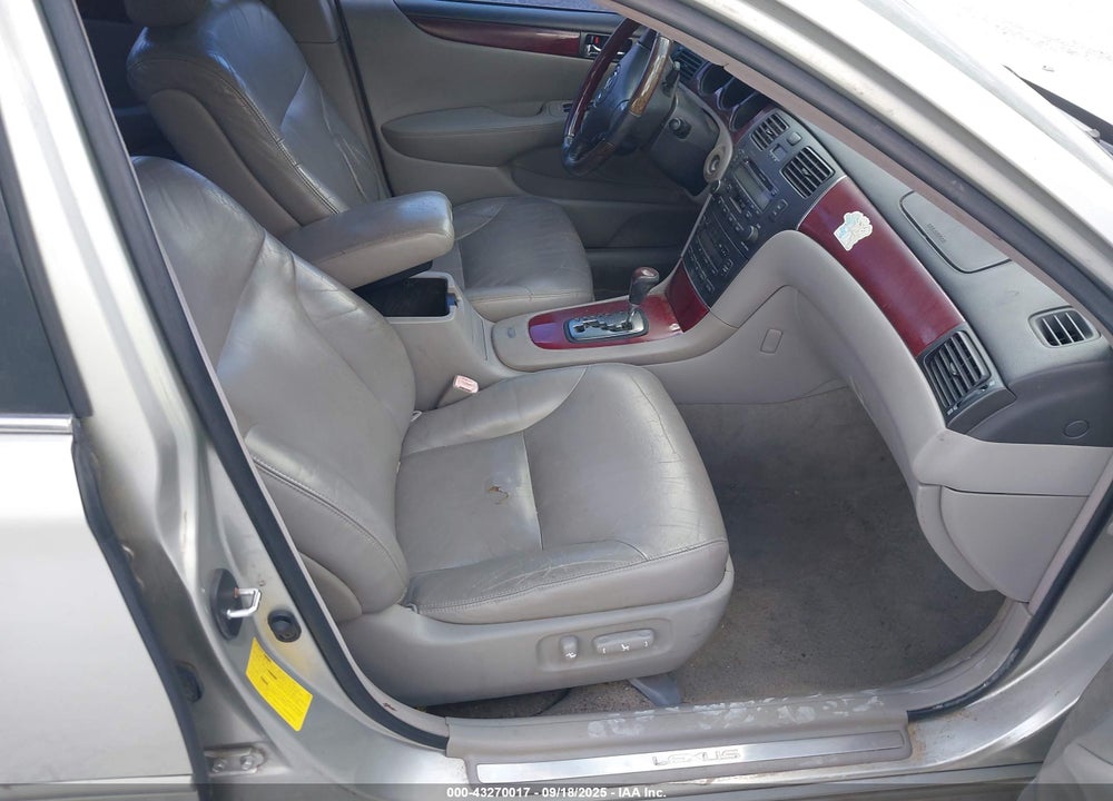 2004 LEXUS ES 330 VIN: JTHBA30G645052213