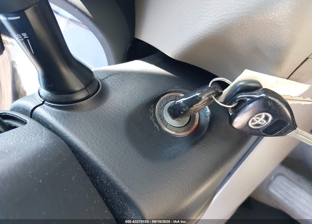 2006 TOYOTA RAV4 VIN: JTMBD33V365019854