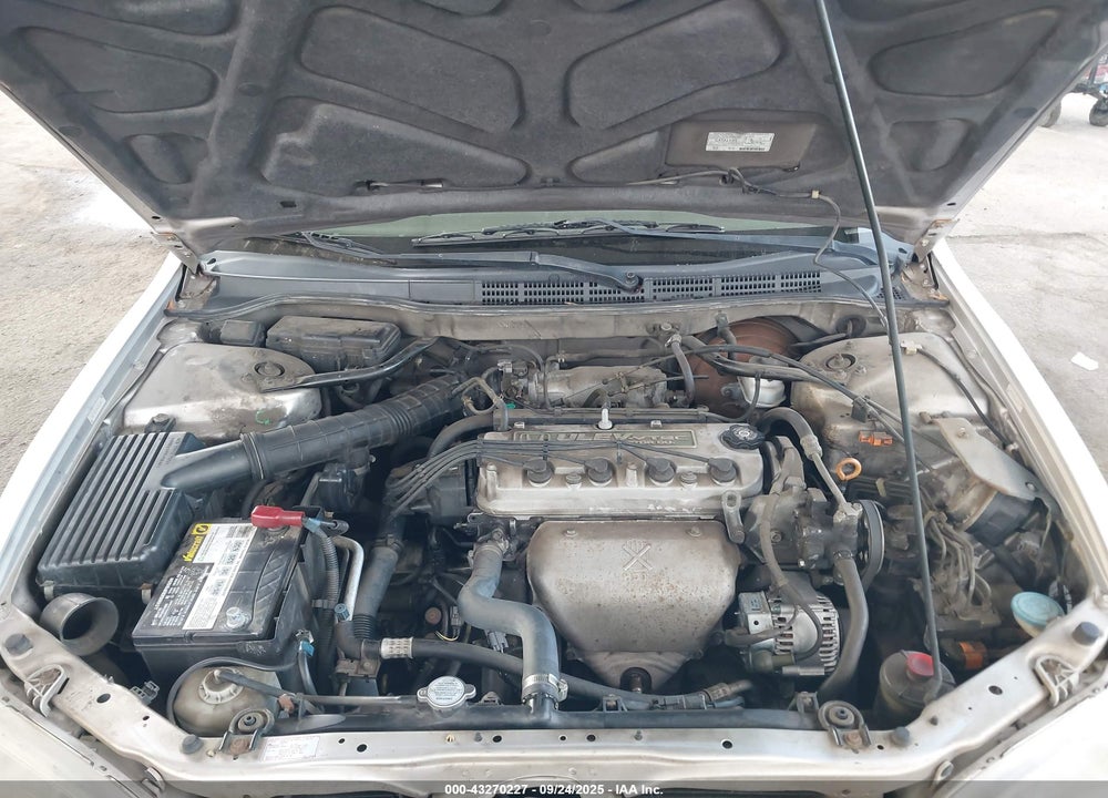 1998 HONDA ACCORD EX VIN: 1HGCG6676WA264067