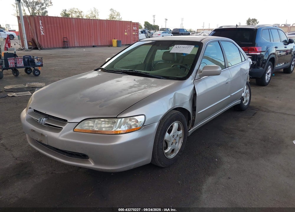 1998 HONDA ACCORD EX VIN: 1HGCG6676WA264067