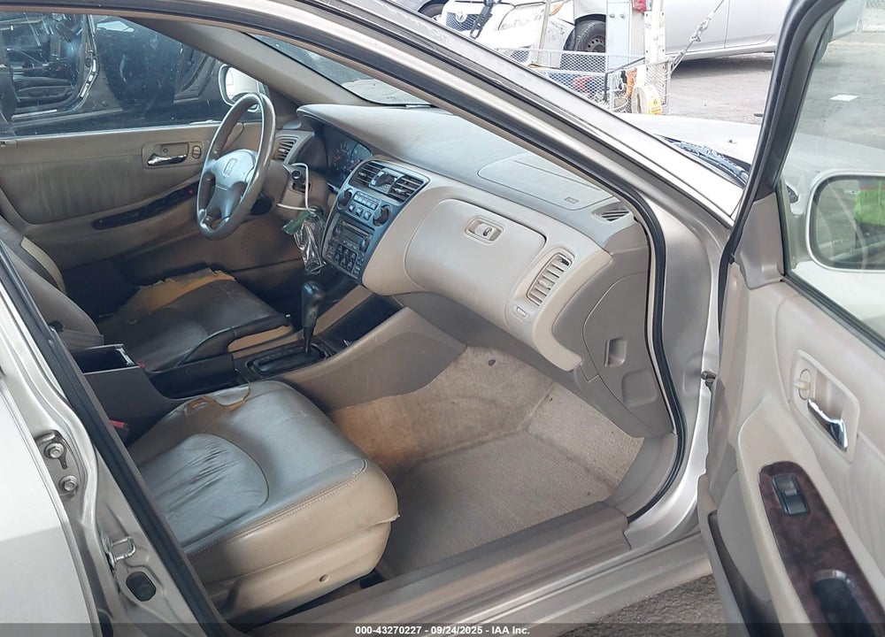 1998 HONDA ACCORD EX VIN: 1HGCG6676WA264067
