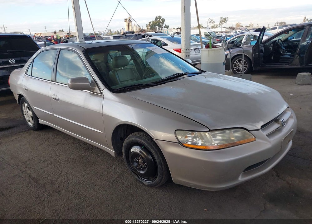 1998 HONDA ACCORD EX VIN: 1HGCG6676WA264067