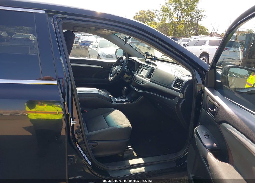 2017 TOYOTA HIGHLANDER VIN: 5TDBZRFH6HS409371