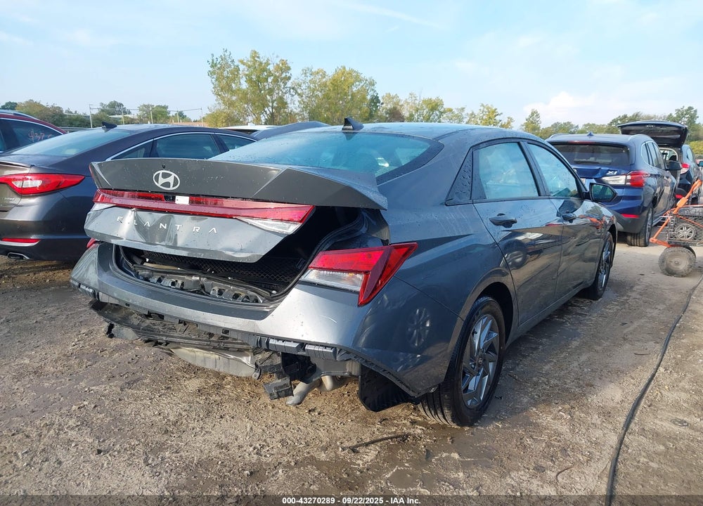 2024 HYUNDAI ELANTRA VIN: KMHLM4DG3RU819828