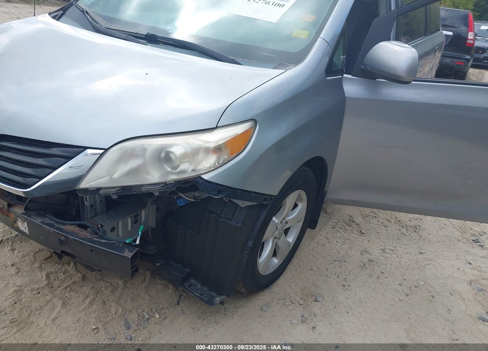 2011 TOYOTA SIENNA LE V6 VIN: 5TDKK3DC9BS172830