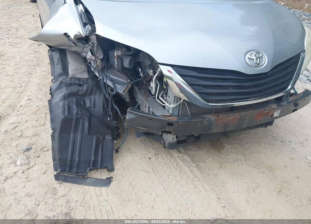 2011 TOYOTA SIENNA LE V6 VIN: 5TDKK3DC9BS172830