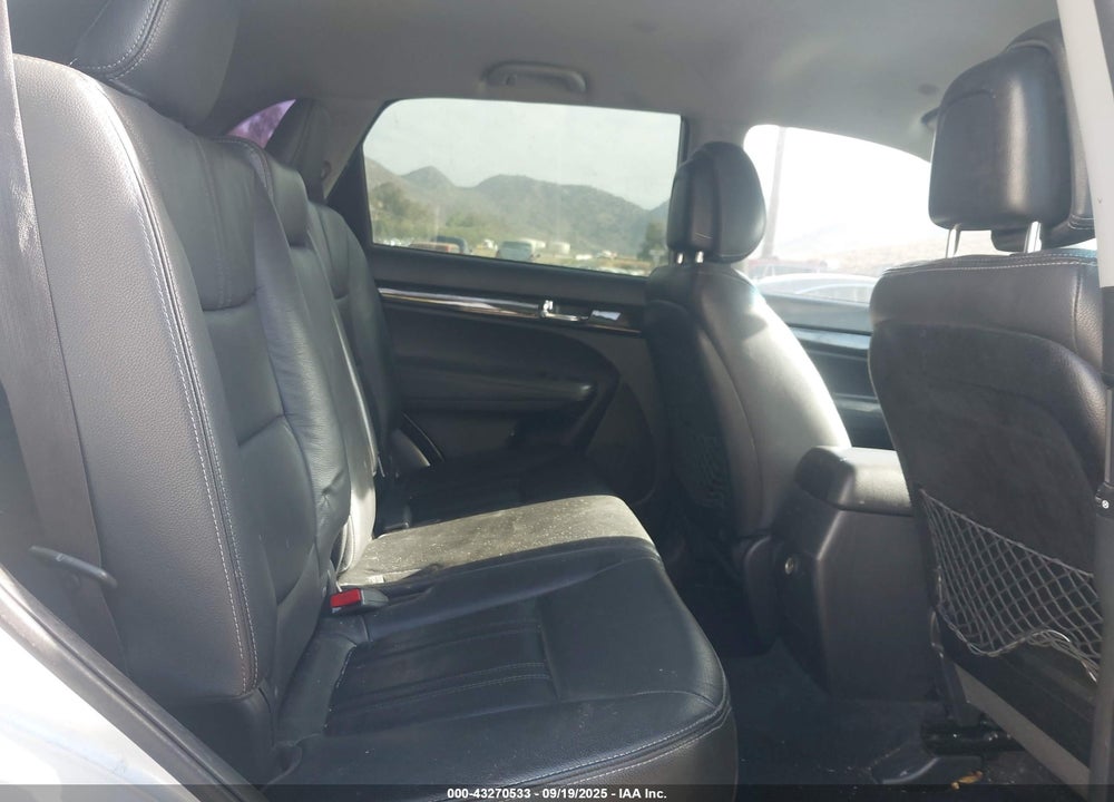 2013 KIA SORENTO VIN: 5XYKWDA23DG320377