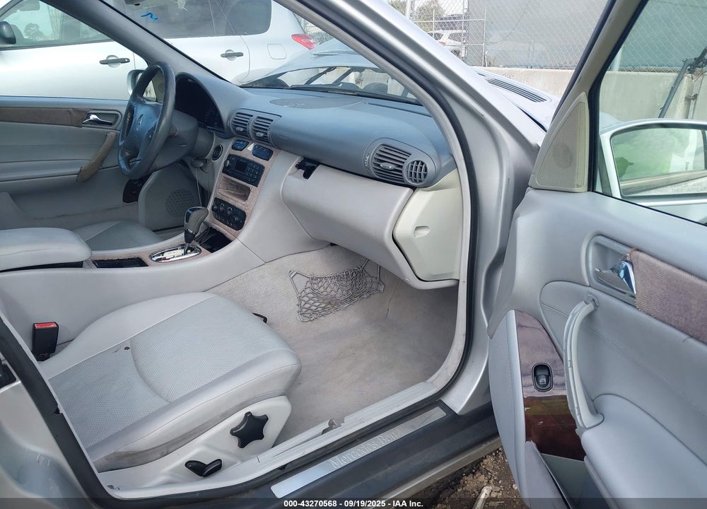 2001 MERCEDES-BENZ C 240 VIN: WDBRF61JX1F074345