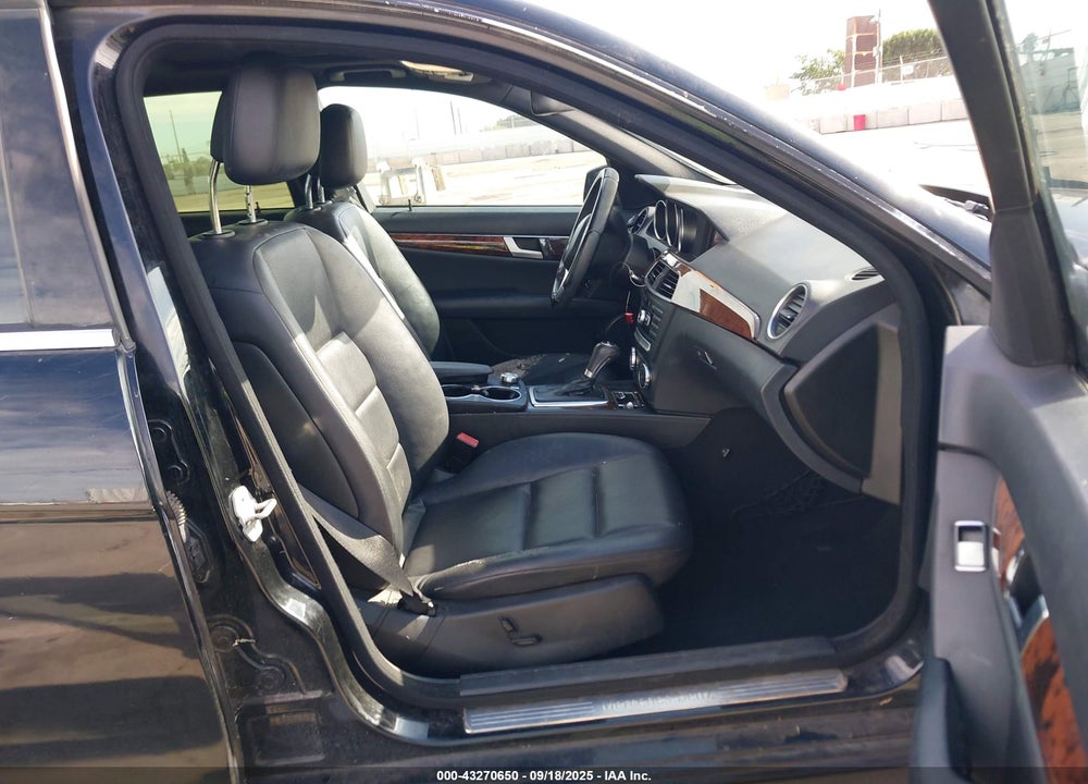 2014 MERCEDES-BENZ C CLASS VIN: WDDGF4HB4ER325155