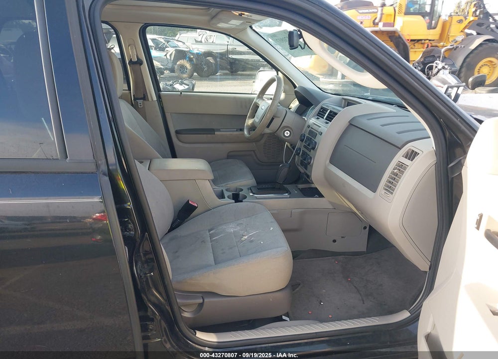 2011 FORD ESCAPE VIN: 1FMCU9D79BKB69689