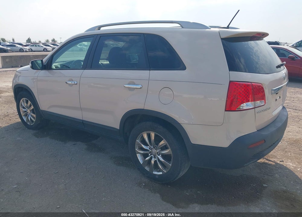 2011 KIA SORENTO VIN: 5XYKU4A25BG034498