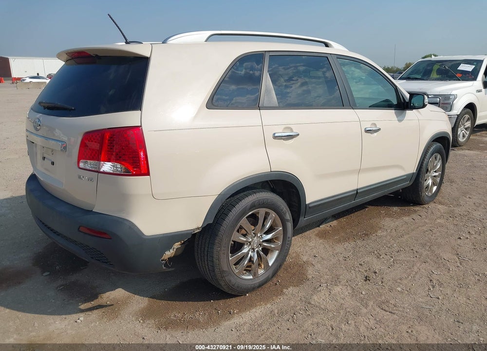 2011 KIA SORENTO VIN: 5XYKU4A25BG034498