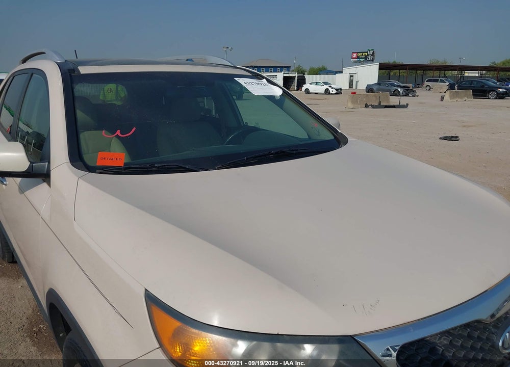 2011 KIA SORENTO VIN: 5XYKU4A25BG034498