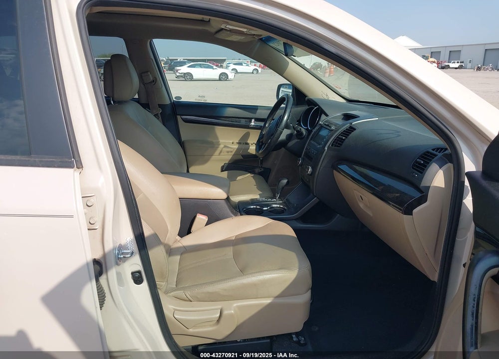 2011 KIA SORENTO VIN: 5XYKU4A25BG034498