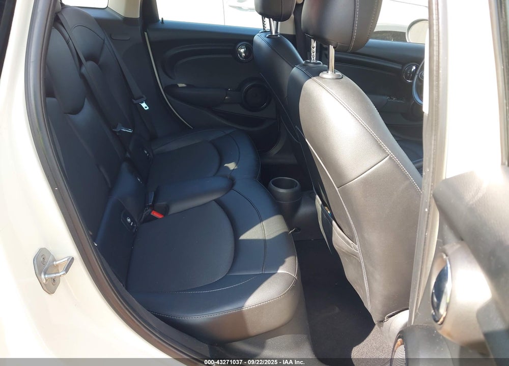 2016 MINI HARDTOP COOPER VIN: WMWXU1C58G2D10752