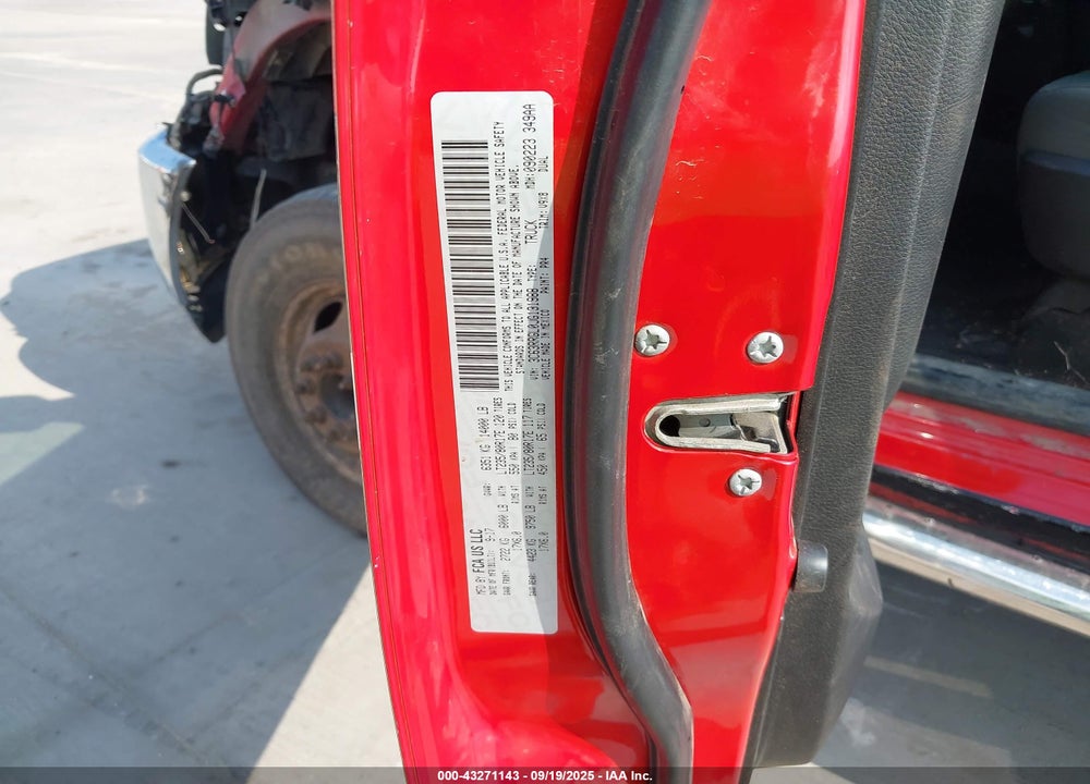 2018 RAM 3500 TRADESMAN  4X4 8' BOX VIN: 3C63RRGL0JG131988
