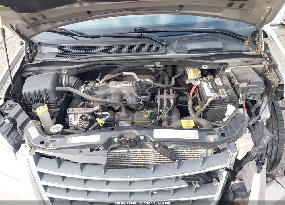 2009 CHRYSLER TOWN & COUNTRY VIN: 2A8HR541X9R591104