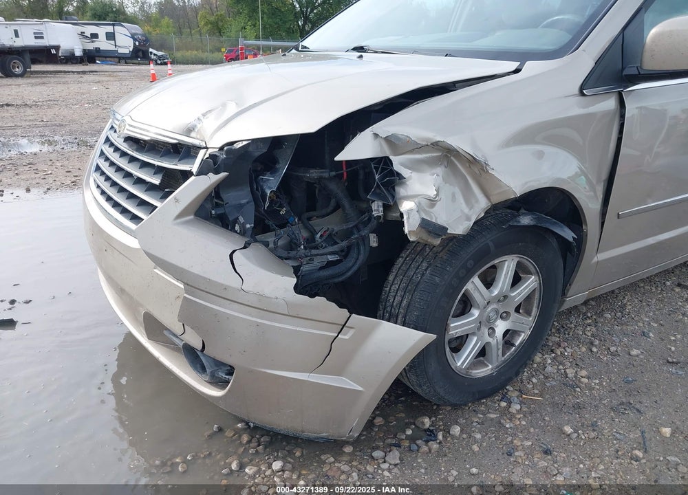 2009 CHRYSLER TOWN & COUNTRY VIN: 2A8HR541X9R591104