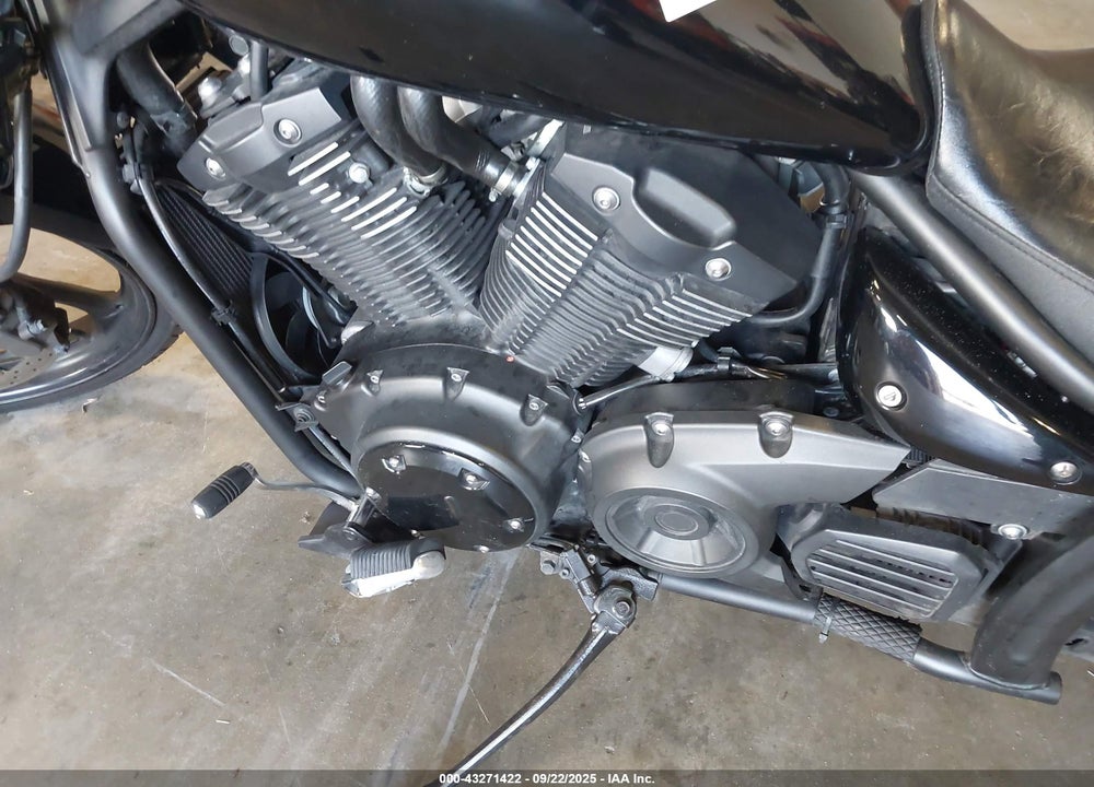 2015 YAMAHA XVS1300 CU VIN: JYAVP33E1FA012022