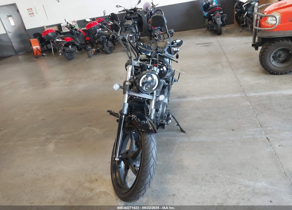2015 YAMAHA XVS1300 CU VIN: JYAVP33E1FA012022