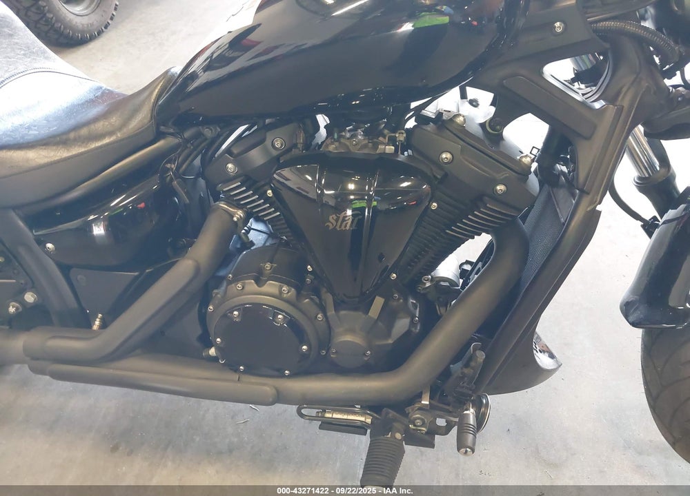 2015 YAMAHA XVS1300 CU VIN: JYAVP33E1FA012022