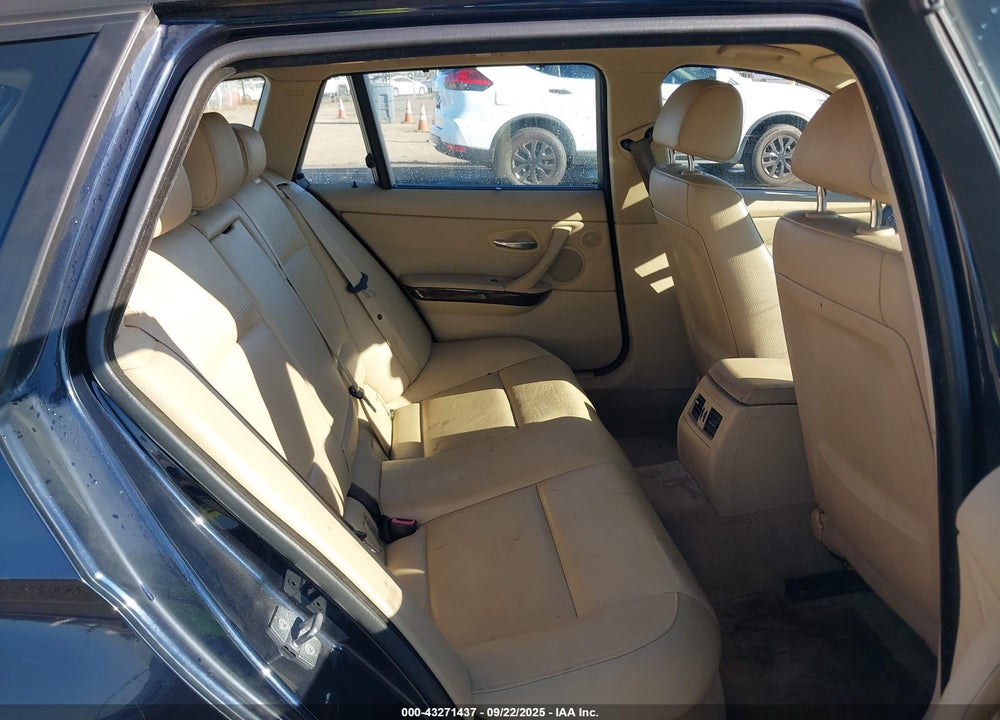 2010 BMW 3 SERIES VIN: WBAUU3C54AA541009