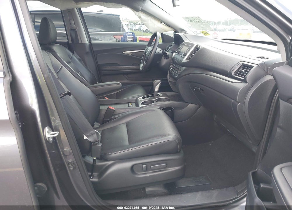 2018 HONDA RIDGELINE RTL VIN: 5FPYK2F59JB000746