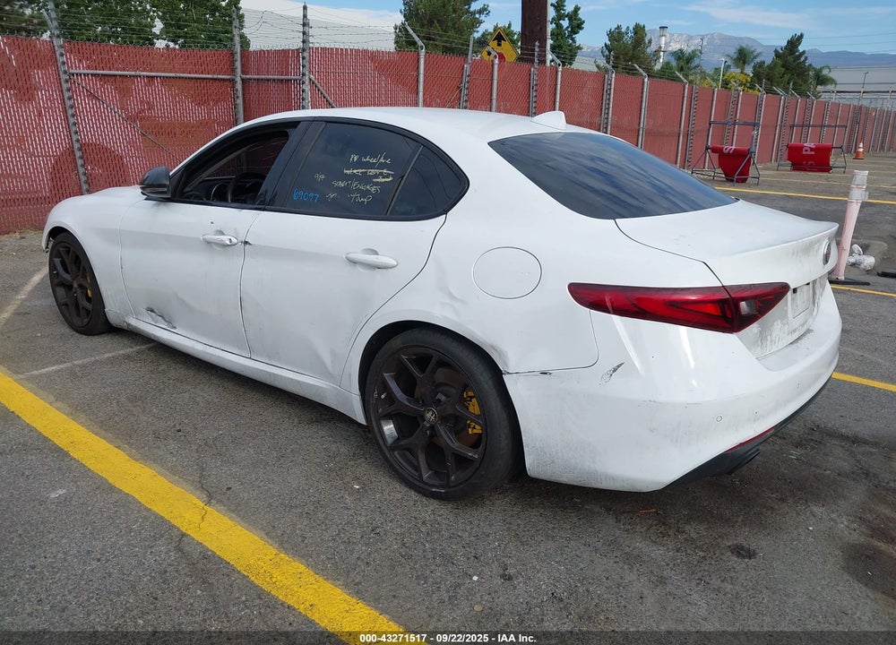 2020 ALFA ROMEO GIULIA VIN: ZARFAMANXL7636404