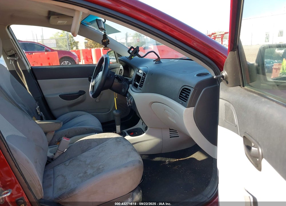2008 HYUNDAI ACCENT VIN: KMHCN46CX8U275639